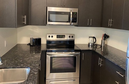 Markham Apartment | 04 New Home Away from Home 3 Beds 2 Bath Kitchen-Living-Dining And Parking