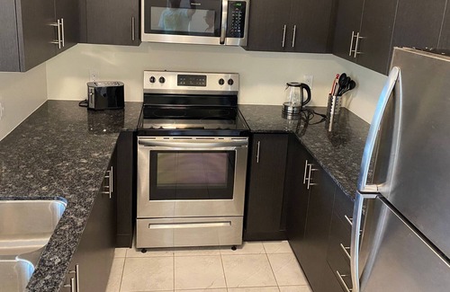 Markham Apartment | 04 New Home Away from Home 3 Beds 2 Bath Kitchen-Living-Dining And Parking