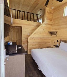 Valle Ski Chalet | 064A Brand New Peaceful Chalet with Loft & King Bed near Grand Canyon South Rim