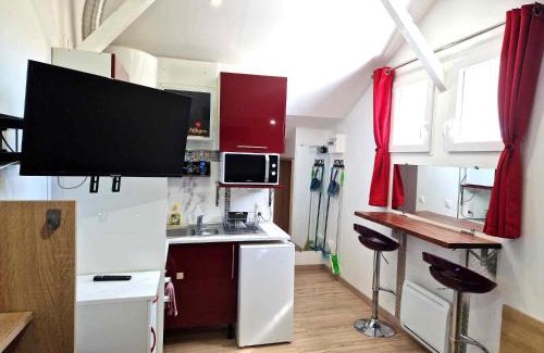 Razac-sur-l'Isle Apartment | 08 - Très joli studio tout équipé avec clim, parking privatif gratuit, grand fourgon possible, tout le linge de maison est fourni