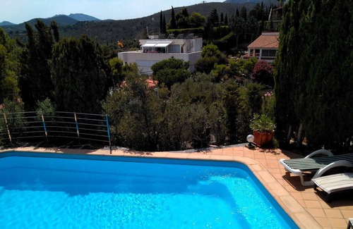 Llanca Villa | 083 House to rent with private pool and garden