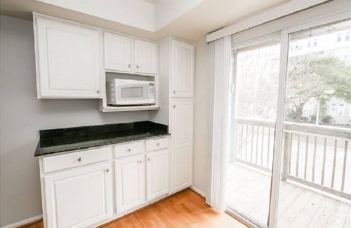 Northeast Virginia Beach Condo | 1-1/2 Blks from Beach/Great Location/Luxury Condo/Private Garage NEPTUNE'S NOOK