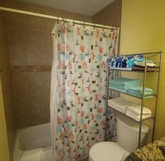 Gulf Gate Estates Apartment | 1/1 bed&bath condos 5 min drive to Siesta
