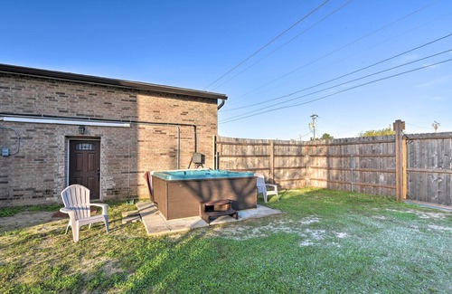 Galveston Apartment | 1/2 Mi to Beach: Convenient Retreat in Galveston!