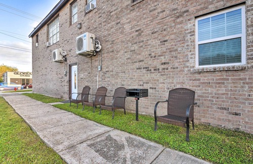 Galveston Apartment | 1/2 Mi to Beach: Convenient Retreat in Galveston!