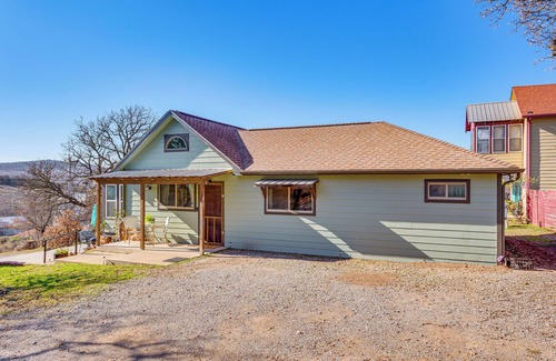 Medicine Park House | 1/2 Mi to Lake Lawtonka: Mtn-View Haven!