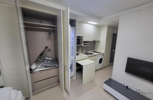 Seocho-dong Apartment | 1-2516 #Sinnonhyeon Stn Exit 9, 1-min #Gangnam Stn, 5-min #OTT #Concierge Gangnam Managed