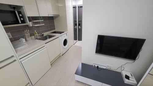Seocho-dong Apartment | 1-2516 #Sinnonhyeon Stn Exit 9, 1-min #Gangnam Stn, 5-min #OTT #Concierge Gangnam Managed