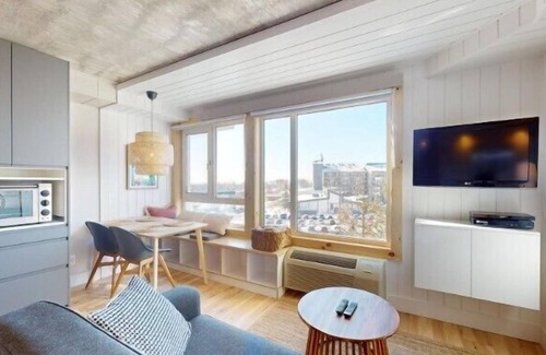 Beaupre Condo | 1-407 : Studio Deluxe - 4 people.