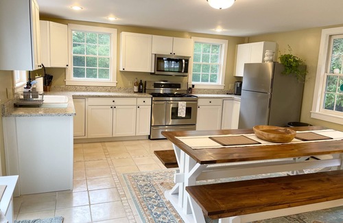 Madison House | 1.5 Acres Gorgeous 1860s Colonial House & Carriage Apartment