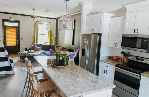Tuscaloosa House | 1.6 miles from Bryant -Denny. Perfect Game day home!