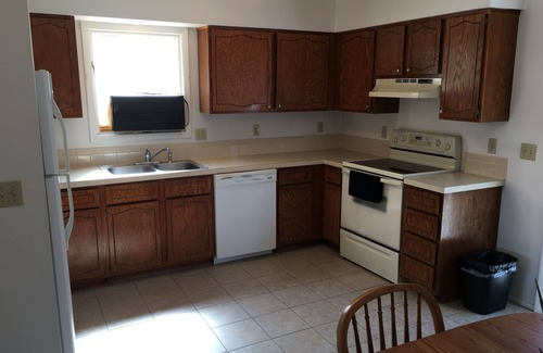 Casper House | 1,800sf 3 Stories with 8 beds townhome