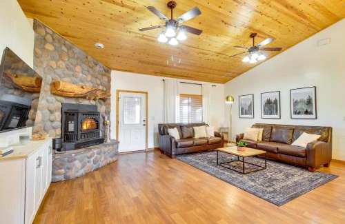 Show Low House | 1-Acre Fenced Yard Pet-Friendly Show Low Cabin!