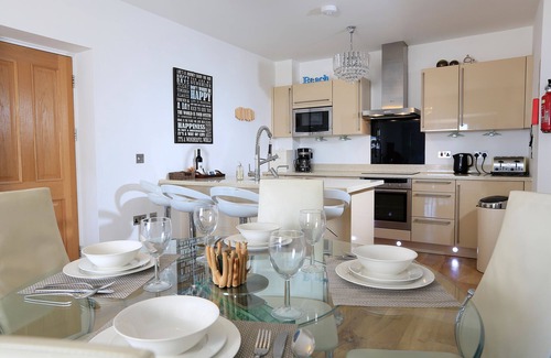 Torcross Cottage | 1 AT THE BEACH, pet friendly, with a garden in Torcross