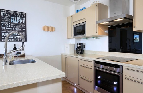 Torcross Cottage | 1 AT THE BEACH, pet friendly, with a garden in Torcross
