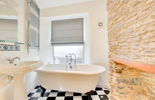 Stoke Fleming House | 1 Baileys Cottages - Two Bedroom House, Sleeps 4