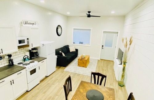 Sugarcreek Apartment | 1 bd Anniversary Suite with a stunning country setting!