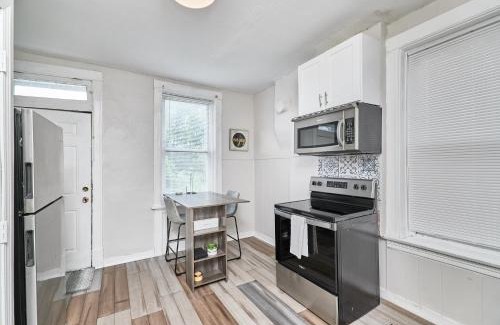 St. Louis Apartment | 1 Bd Apt near forest park, Science Center & dining