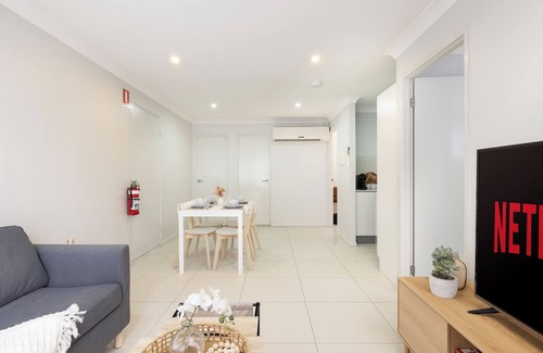 Rocklea Apartment | 1 Bdr Apt! Garage! Clean! GST Credits! 218D1