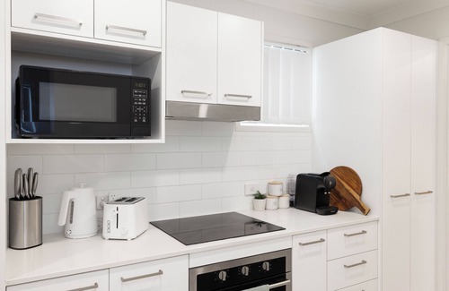 Rocklea Apartment | 1 Bdr Apt! GST Credits! Kitchen! Parking! 235AF1