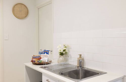 Rocklea Apartment | 1 Bdr Apt! GST Credits! Kitchen! Parking! 235AF1
