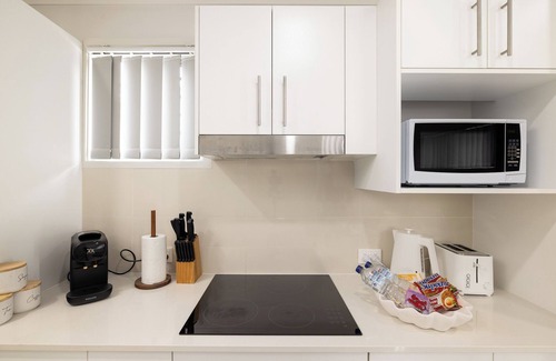 Rocklea Apartment | 1 Bdr Apt! GST Credits! Kitchen! Parking! 214F1