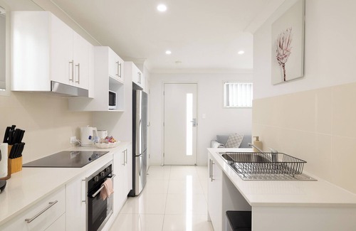 Rocklea Apartment | 1 Bdr Apt! GST Credits! Kitchen! Parking! 214F1