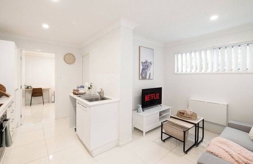 Rocklea Apartment | 1 Bdr Apt! GST Credits! Kitchen! Parking! 214AF1