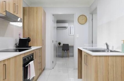 Rocklea Apartment | 1 Bdr Apt! GST Credits! Kitchen! Parking! 339F1