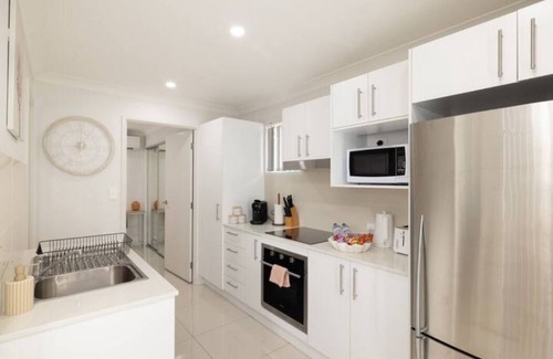Rocklea Apartment | 1 Bdr Apt! GST Credits! Kitchen! Parking! 135AF1