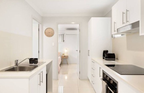 Rocklea Apartment | 1 Bdr Apt! GST Credits! Kitchen! Parking! 335F1