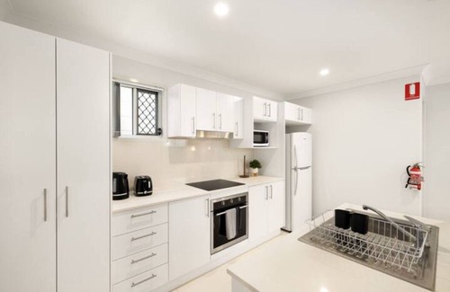 Rocklea Apartment | 1 Bdr Apt! GST Credits! Kitchen! Parking! 335F1