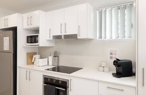Rocklea Apartment | 1 Bdr Apt! GST Credits! Kitchen! Parking! 239AF1