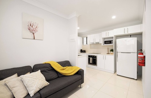 Rocklea Apartment | 1 Bdr Apt! GST Credits! Kitchen! Parking! 331AF1