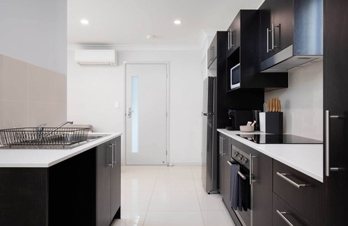 Rocklea Apartment | 1 Bdr Apt! GST Credits! Kitchen! Parking! 231F1