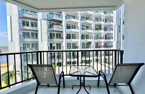 Kram Condo | 1 bdrm 1 living room, Pool view balcony, Wi-Fi and Kitchen, 2 mins to the beach