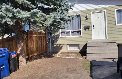 East Kootenay Apartment | 1 bdrm 716 23a ave n unit Cn