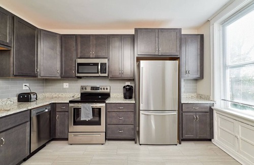 St. Louis Apartment | 1 Bdrm Apt Forest park, CWE, & The Grove, -4930 A Wise FL2
