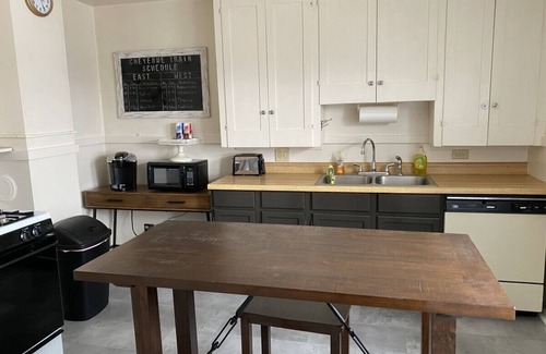 Cheyenne Apartment | 1 BDRM - Great Location!