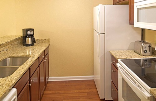 Berkeley Condo | 1 BDRM~ HISTORIC POWHATAN RESORT~ BUSCH GARDENS 8 MILES~ INDOOR/OUTDOOR POOLS