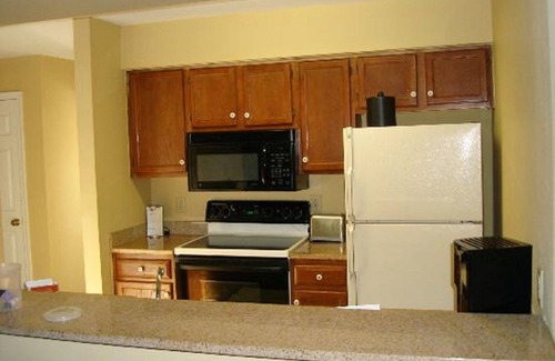 Berkeley Condo | 1 BDRM~ HISTORIC POWHATAN RESORT~ BUSCH GARDENS 8 MILES~ INDOOR/OUTDOOR POOLS