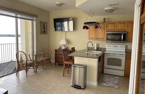 St. Petersburg - Clearwater Condo | 1 bed 1 bath condo unit with Boca Ciega Bay water front view.