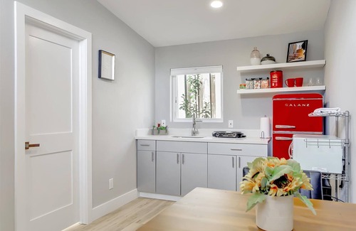 San Ramon House | 1 bed 1 bath king bed private unit kitchenette