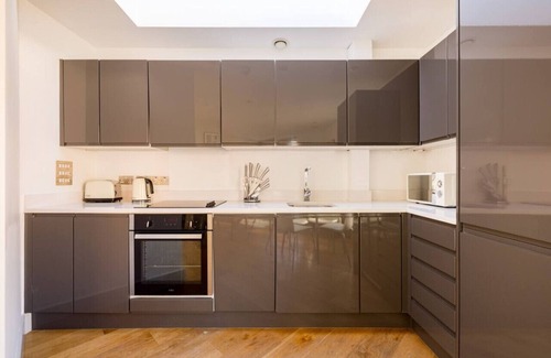 St Luke's Apartment | 1 Bed Apartment with Balcony in Dingley