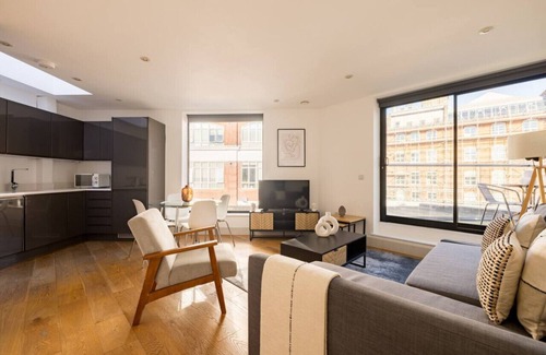 St Luke's Apartment | 1 Bed Apartment with Balcony in Dingley