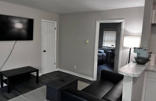 Cottage Line Apartment | 1 Bed Apt across from the beach 2