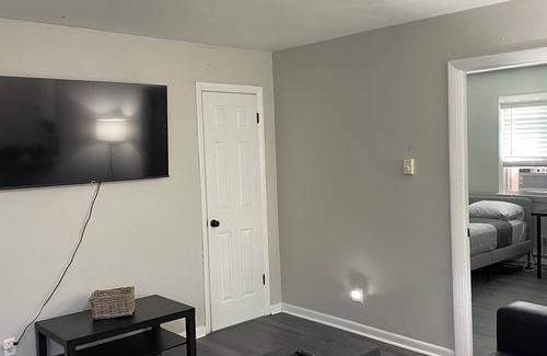 Cottage Line Apartment | 1 Bed Apt across from the beach 2