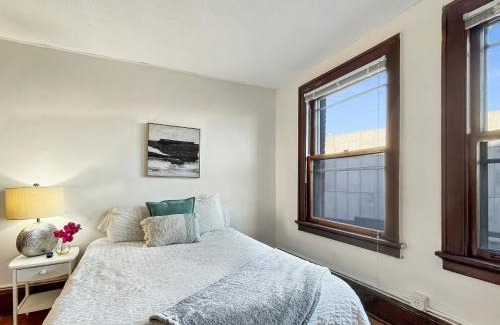 Downtown Des Moines Apartment | 1 Bed Apt On Grand - Walk To 3 Breweries!