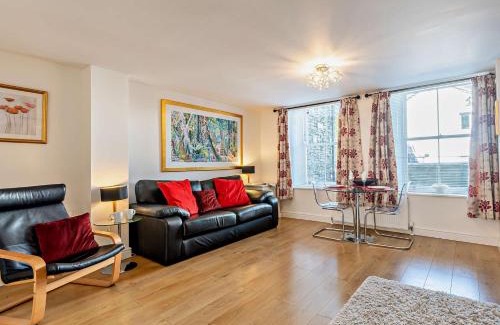 Keswick House | 1 Bed in Keswick SZ127