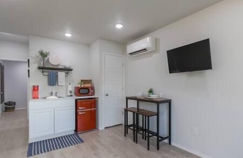 Canyon Lake House | 1 Bed | Private Waterfront Tiny Home w/Hot Tub! | 1A, Private Waterfront Tiny Home w/Hot Tub! | 1A